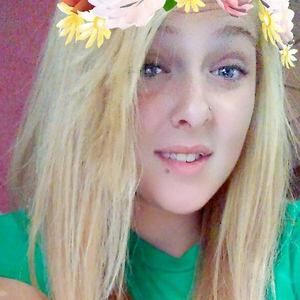 Meet your Posher, Caitlin